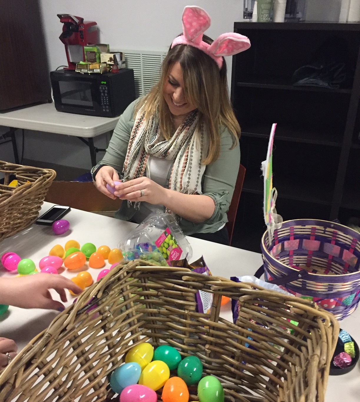 Assembling eggs