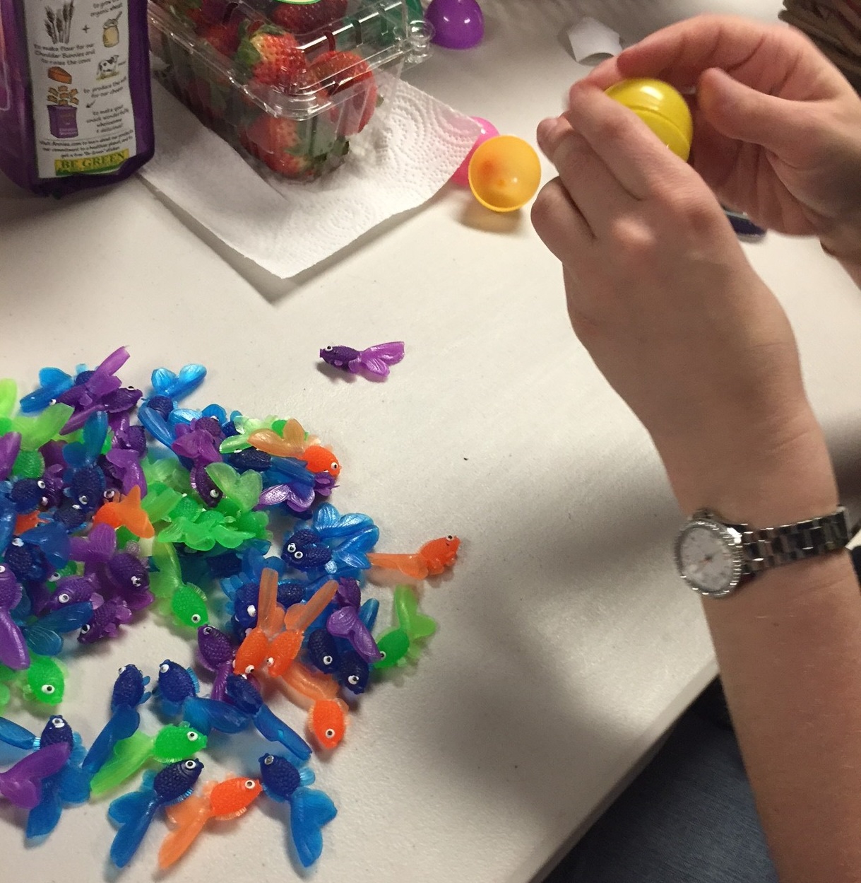 Filling plastic eggs