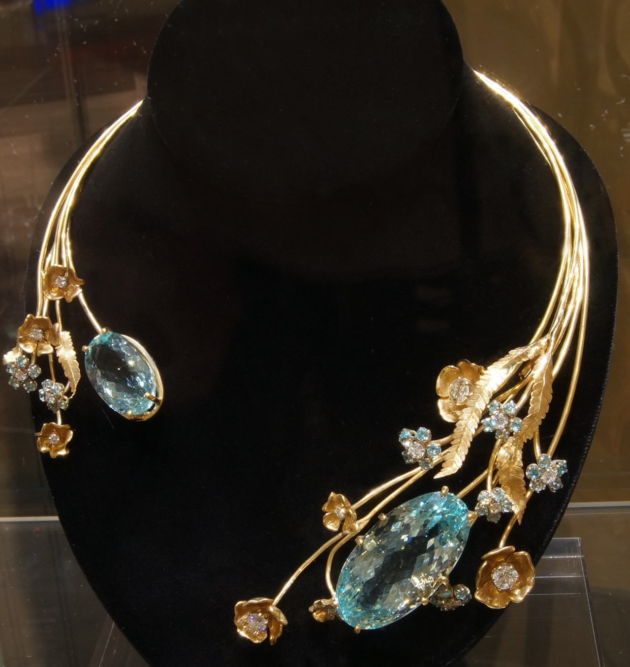 The Garden Necklace, gold jewlery with gems