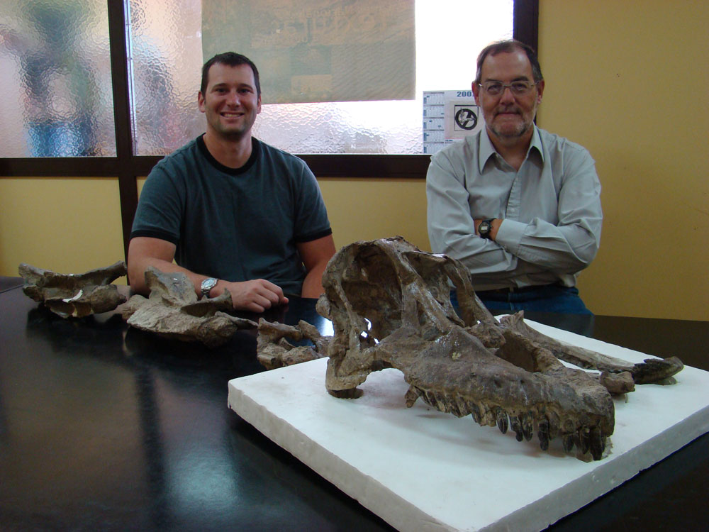 Martinez and Lamanna with Sarmientosaurus Skull