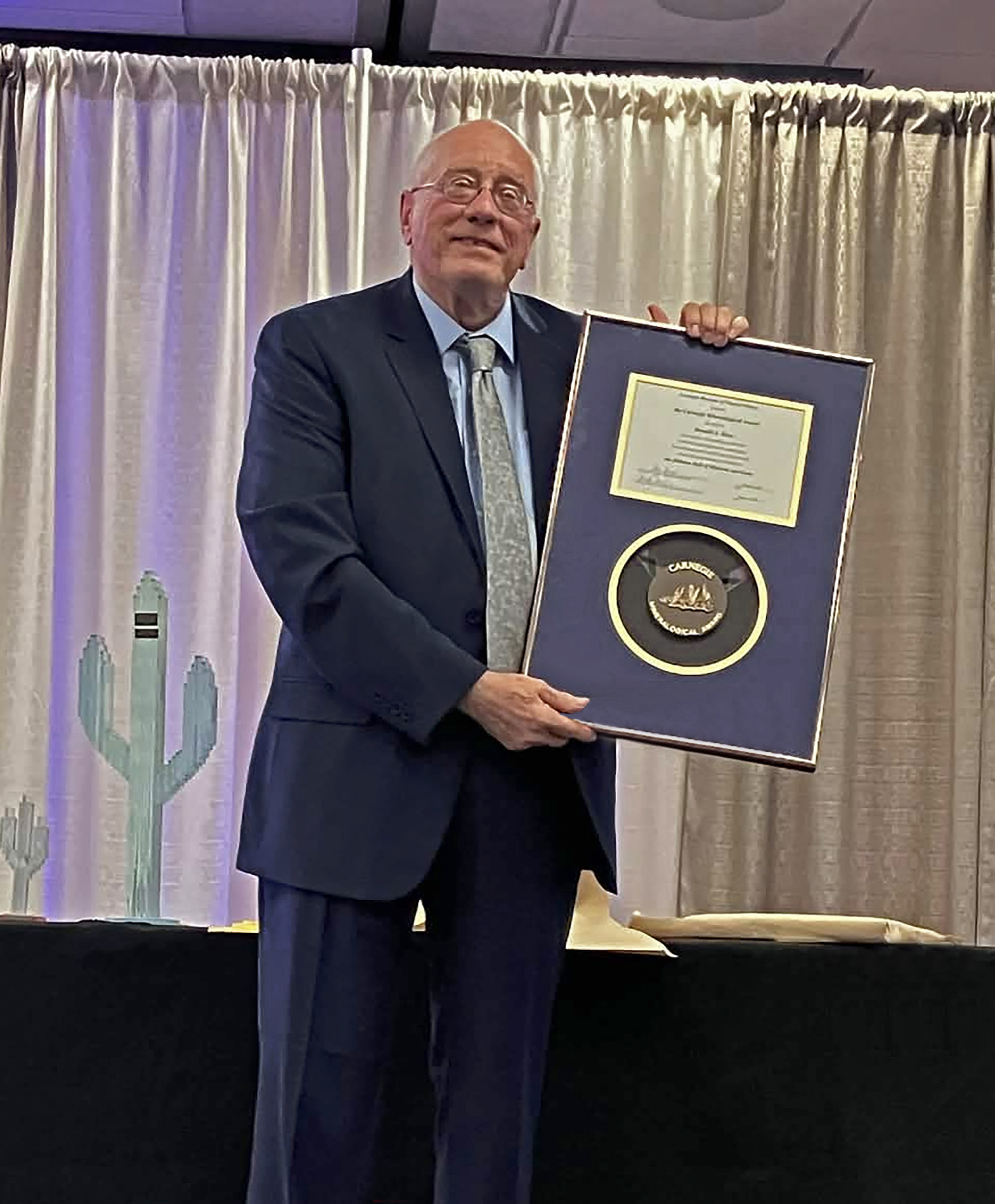 ron sloto winner of the 2025 carnegie mineralogical award