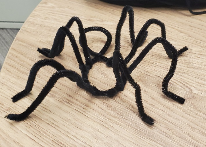 spider made of pipe cleaners
